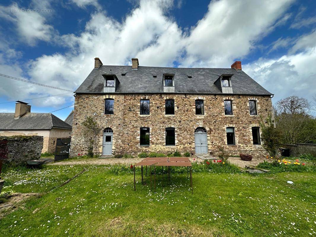 Maison à MOON-SUR-ELLE