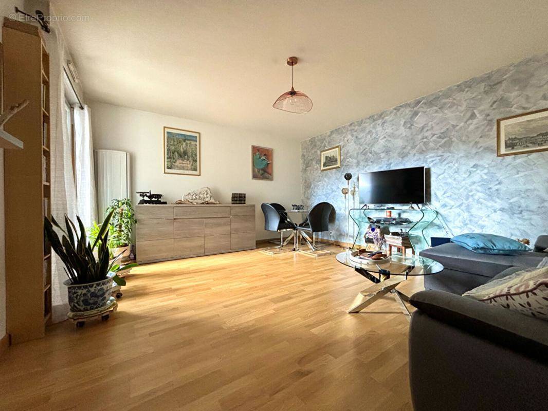 Appartement à IVRY-SUR-SEINE