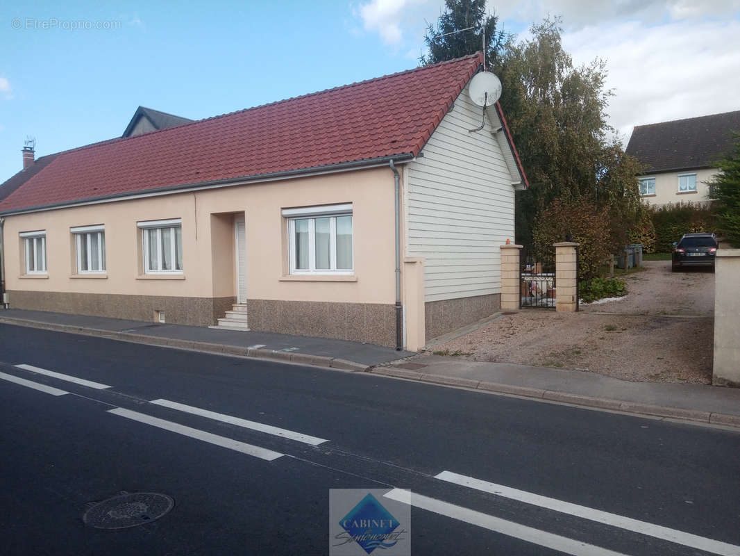 Maison à BOUVAINCOURT-SUR-BRESLE