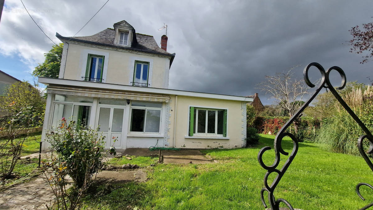 Maison à SAINT-RABIER