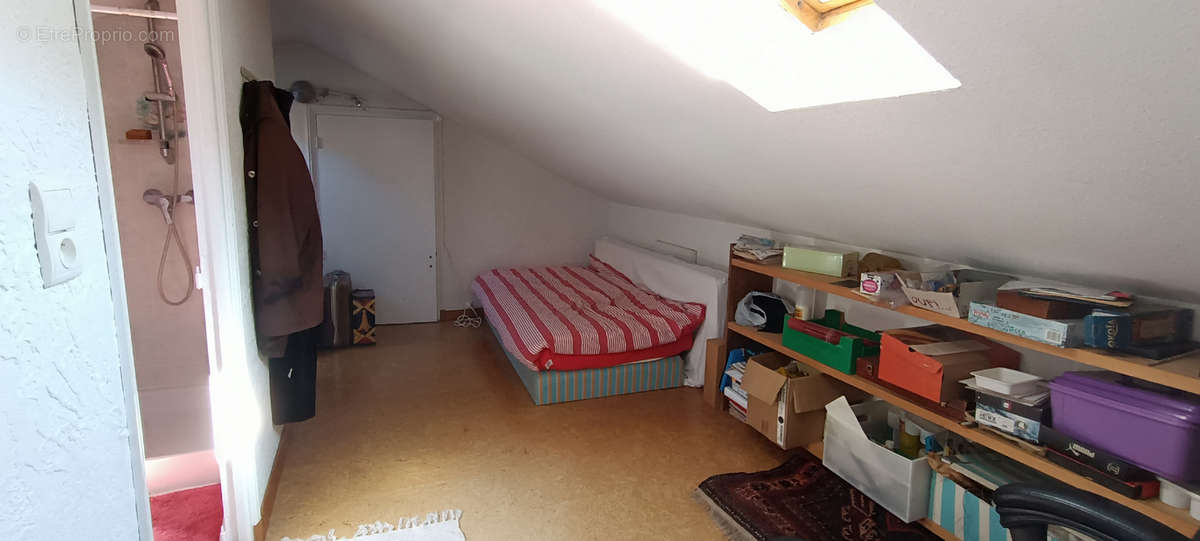 Appartement à PUGET-THENIERS