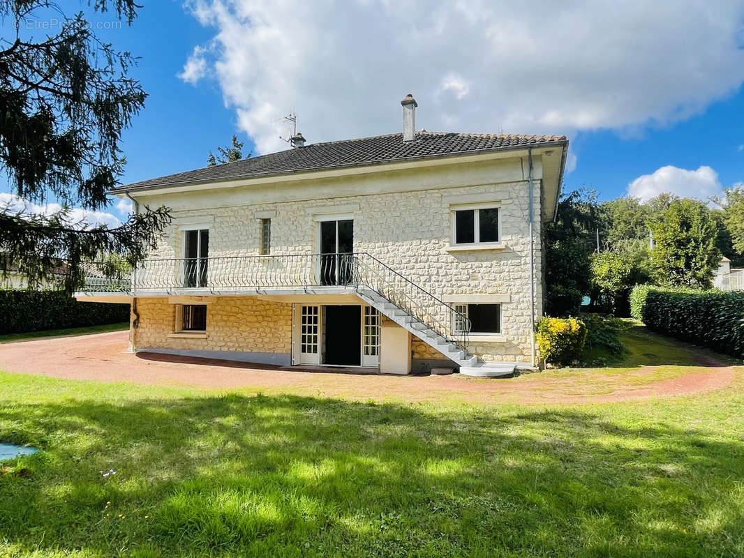 Maison à MIGNALOUX-BEAUVOIR