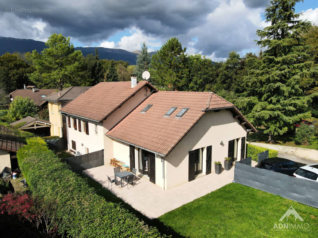 Maison à SAINT-GENIS-POUILLY