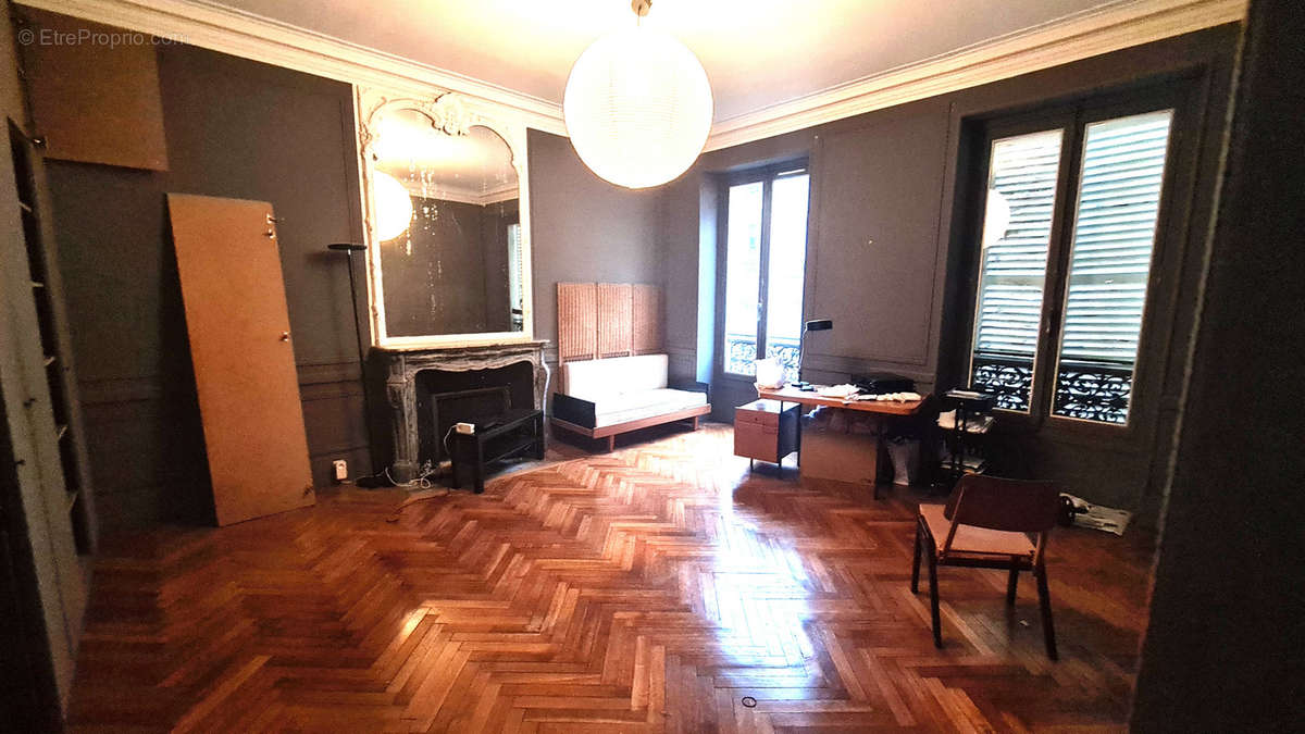 Appartement à PARIS-9E