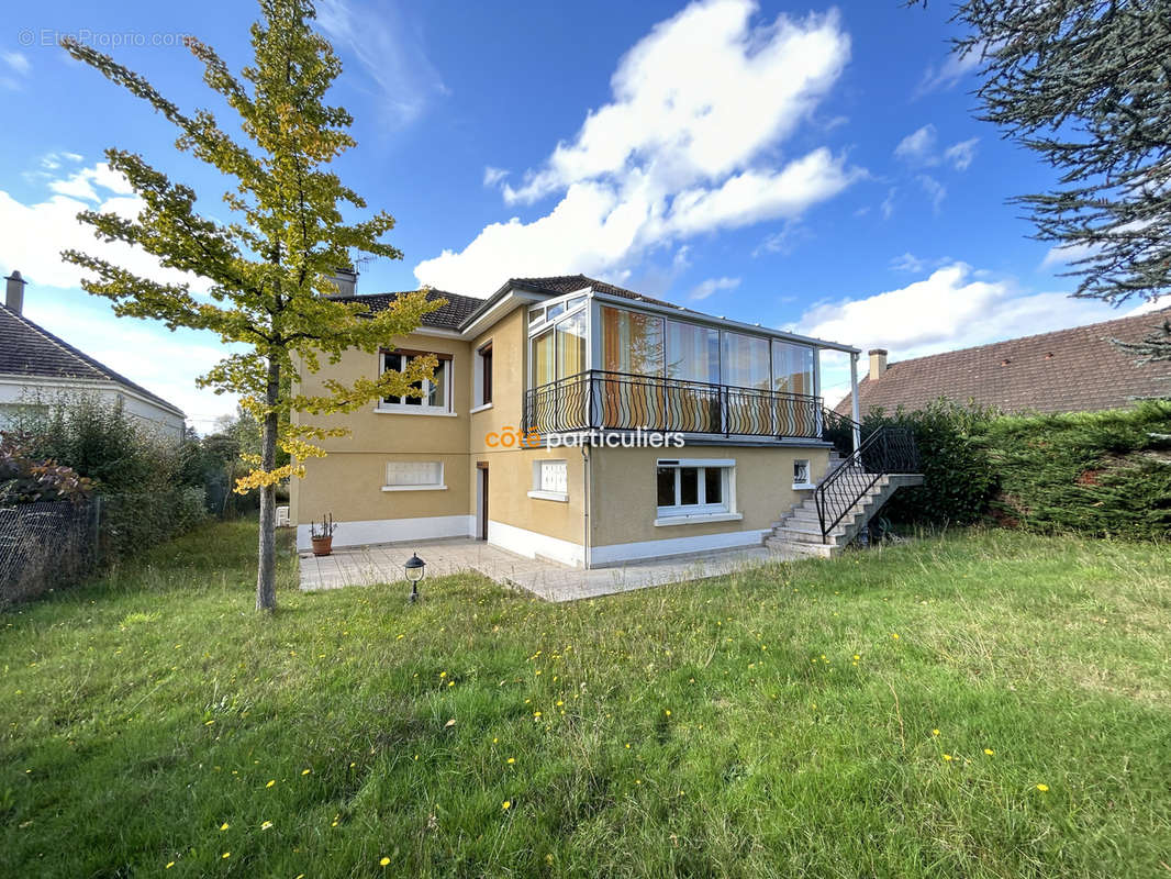 Maison à SAINT-AMAND-MONTROND