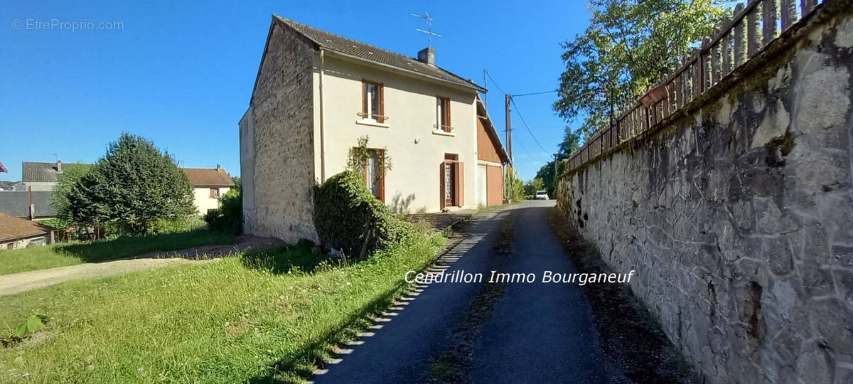 Maison à SAINT-DIZIER-LEYRENNE