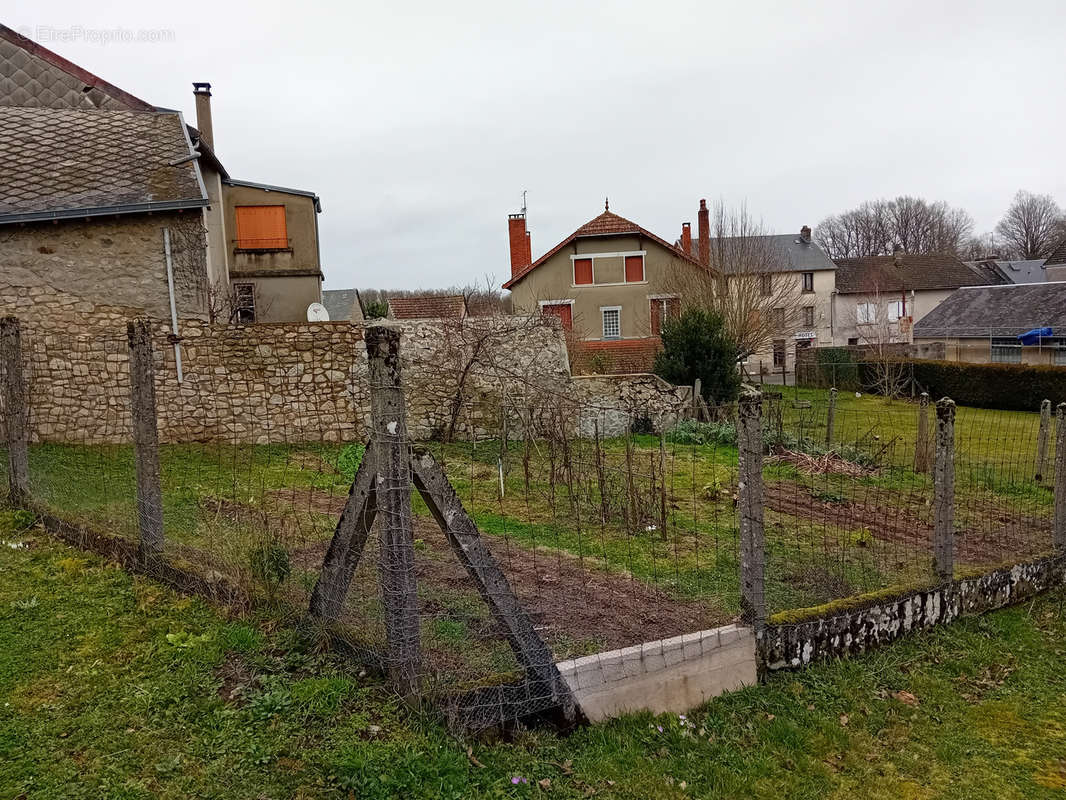 Maison à SAINT-DIZIER-LEYRENNE