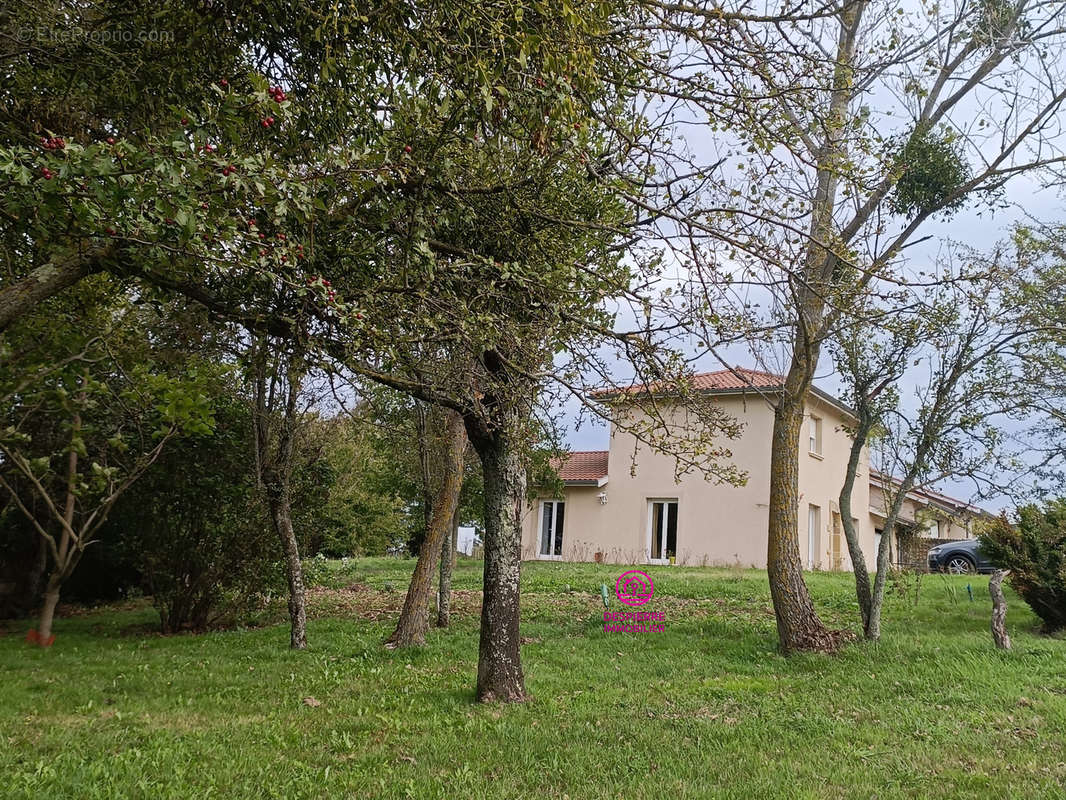 Maison à MONTSEVEROUX