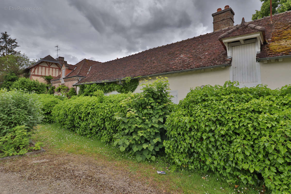 Maison à BUCHERES