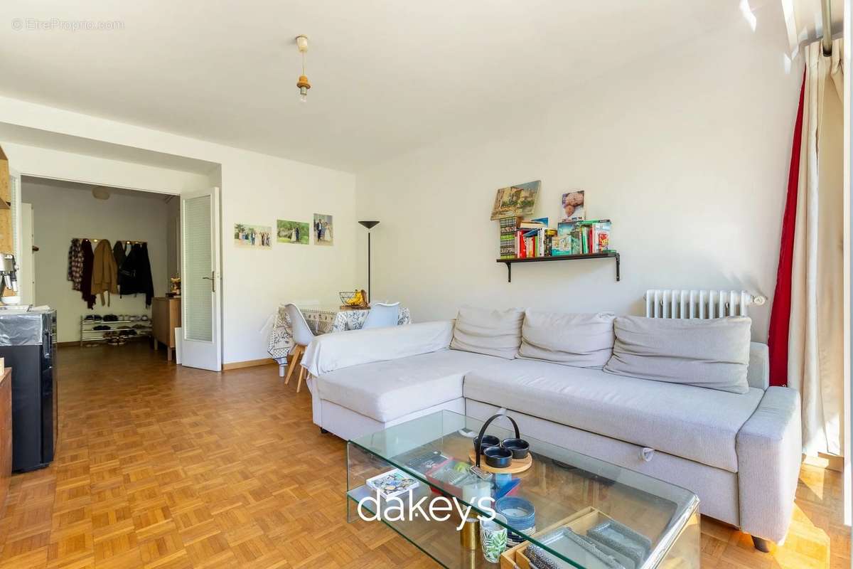 Appartement à MARSEILLE-6E