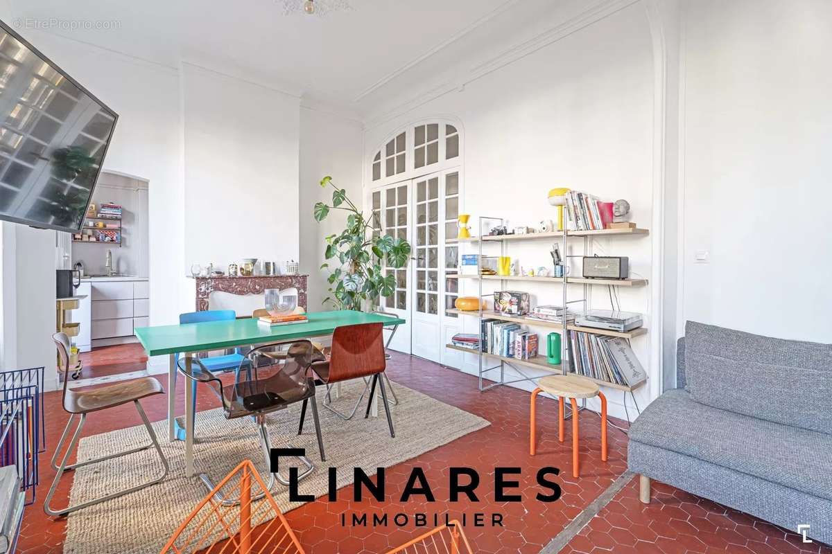 Appartement à MARSEILLE-4E