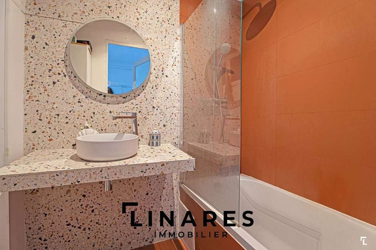 Appartement à MARSEILLE-4E