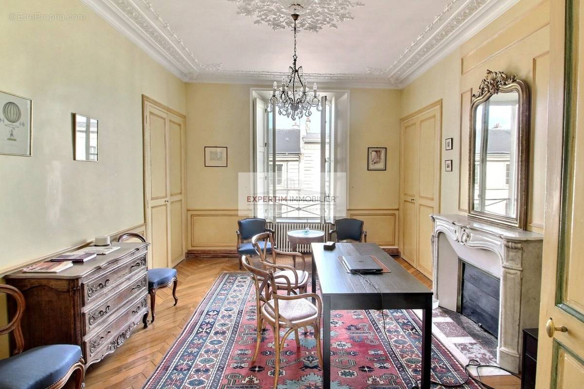 Appartement à VERSAILLES