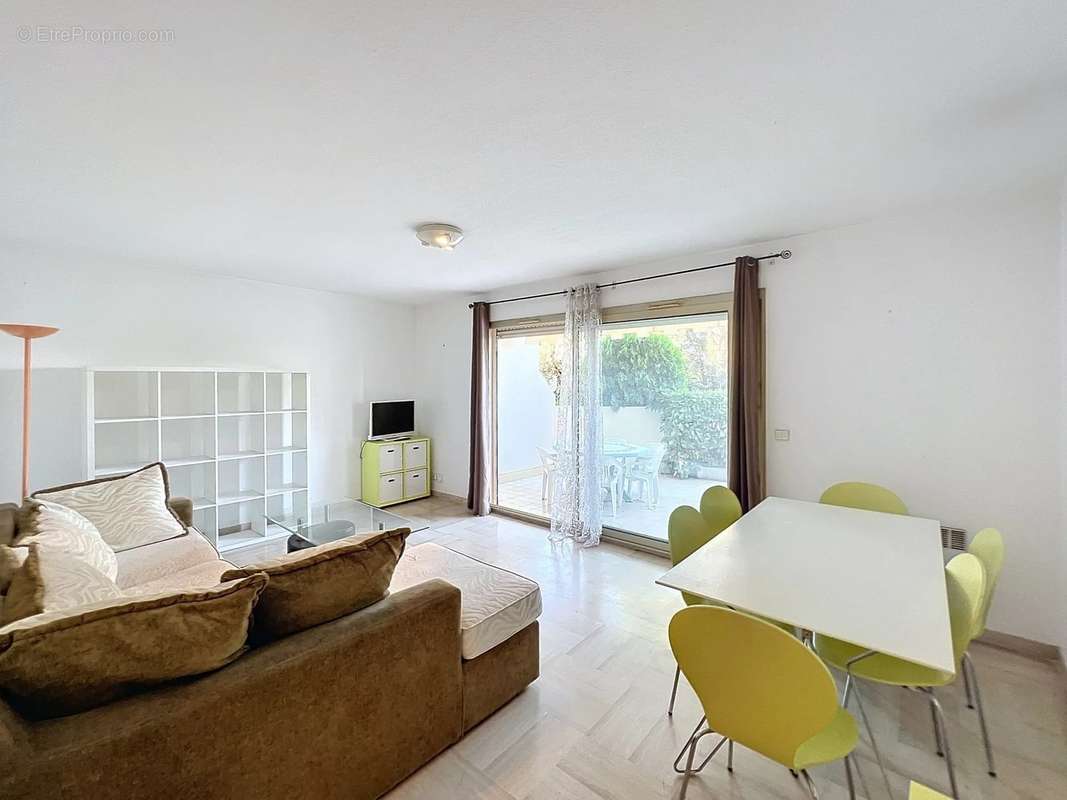 Appartement à MOUGINS