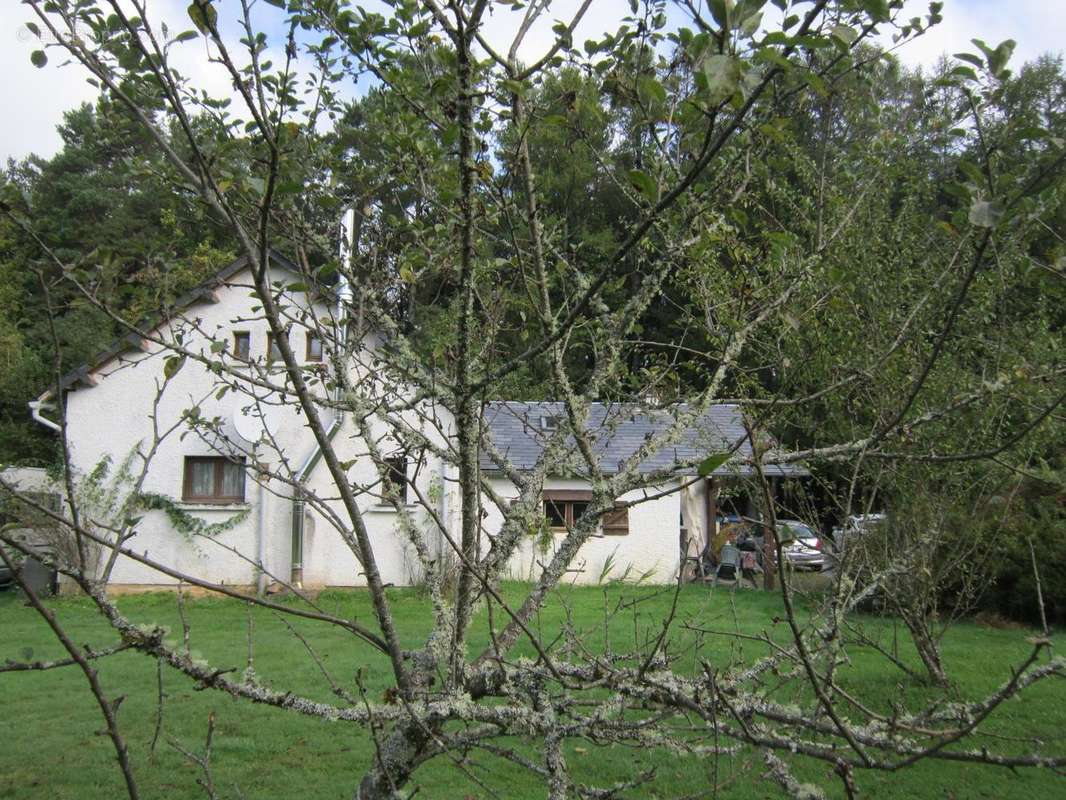   - Maison à SAINT-HILAIRE-FOISSAC