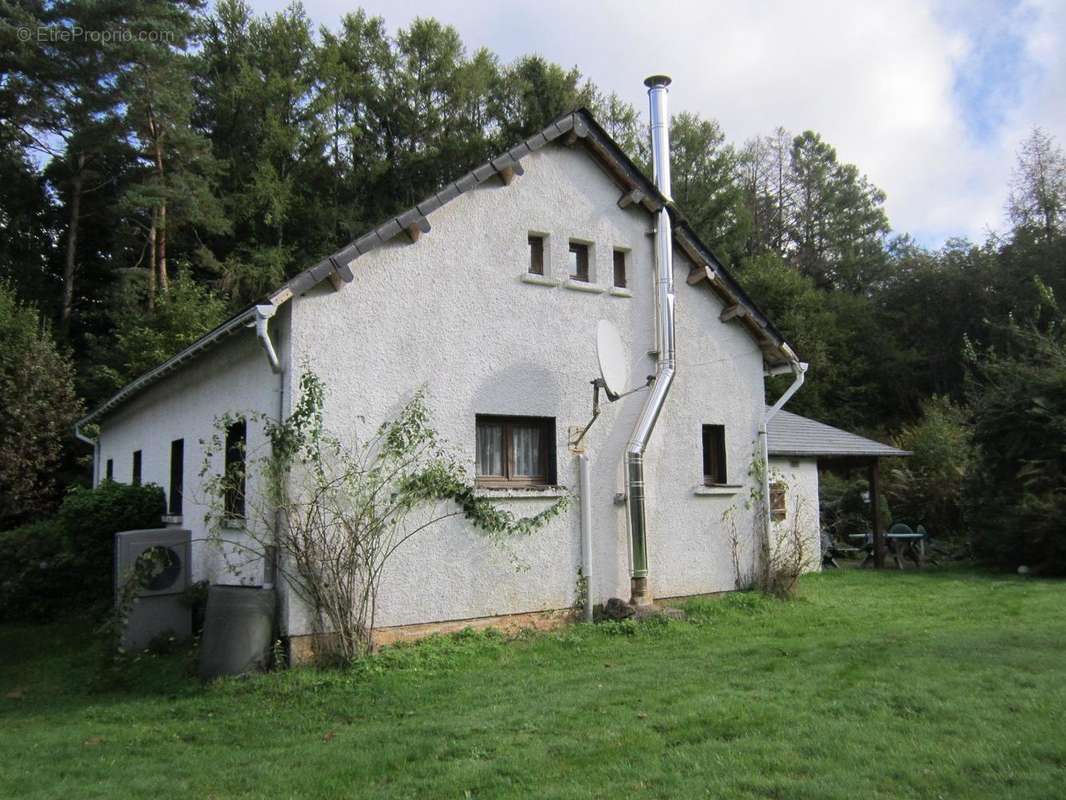   - Maison à SAINT-HILAIRE-FOISSAC