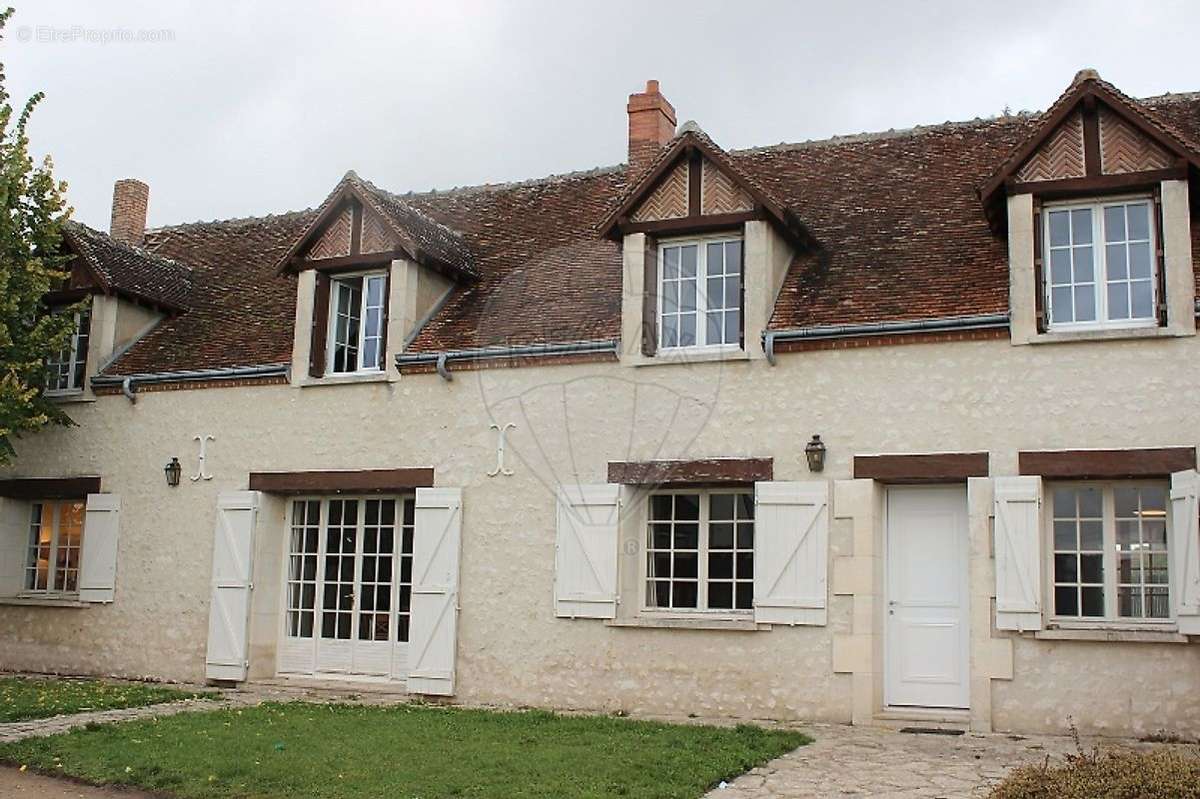 Maison à SAINT-HILAIRE-SAINT-MESMIN