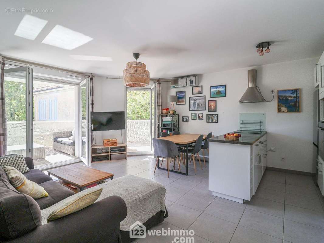 Appartement à MARSEILLE-9E