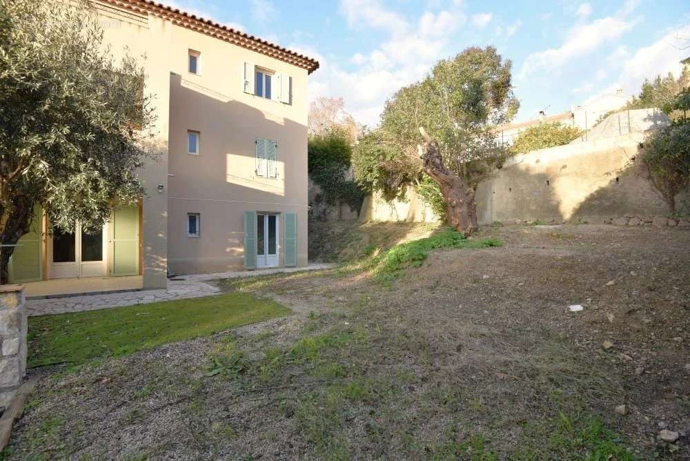 Appartement à FAYENCE