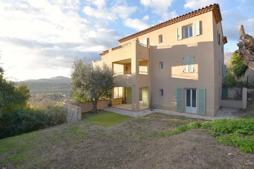 Appartement à FAYENCE