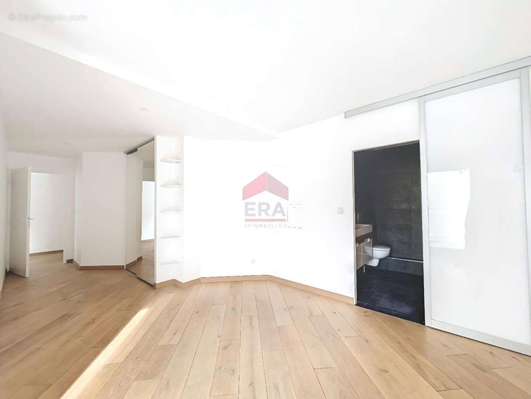 Appartement à SURESNES