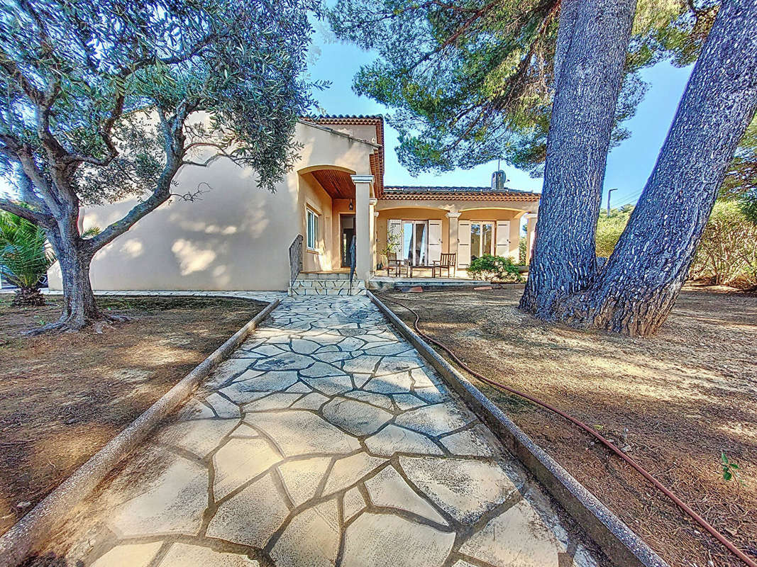 Maison à SIX-FOURS-LES-PLAGES