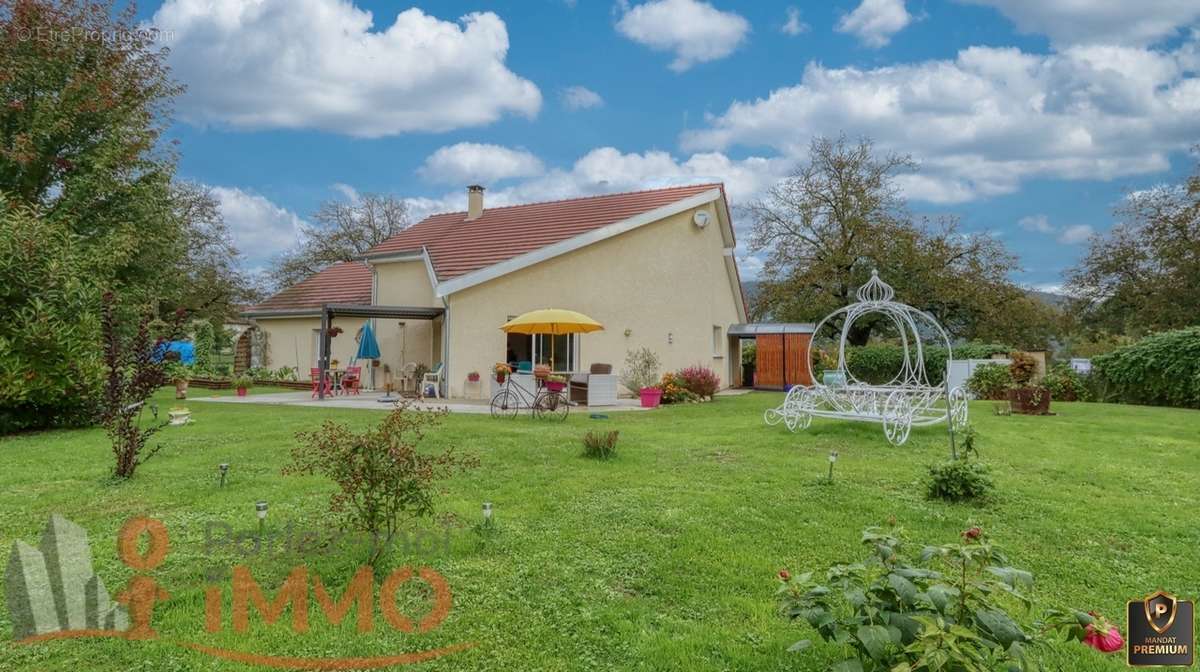 Maison à MURS-ET-GELIGNIEUX