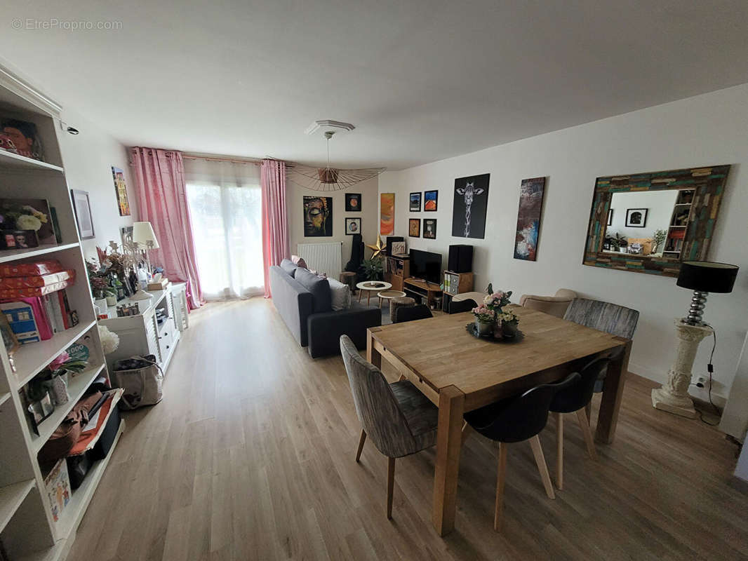 Appartement à MONTIGNY-LE-BRETONNEUX