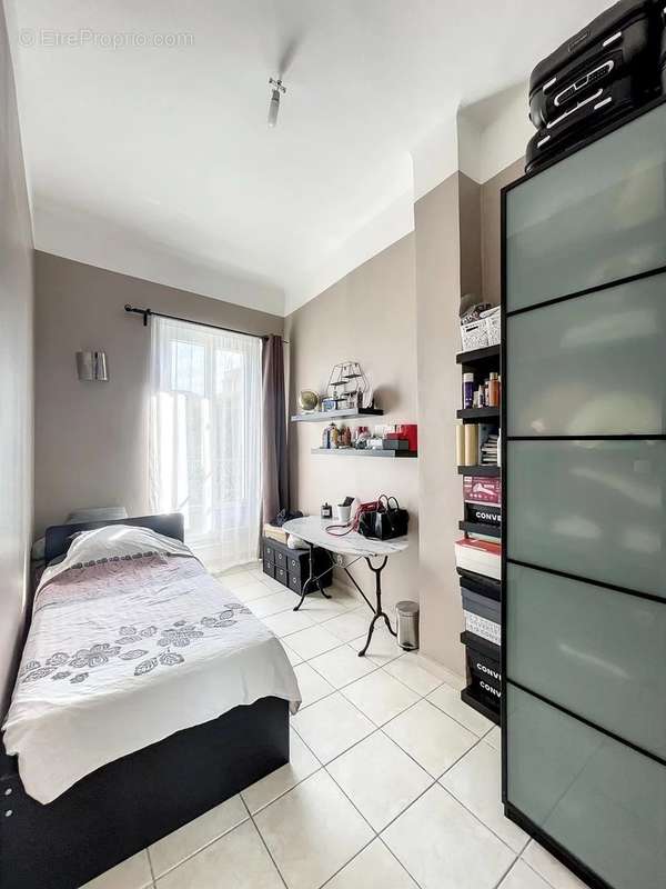 Appartement à MARSEILLE-1E