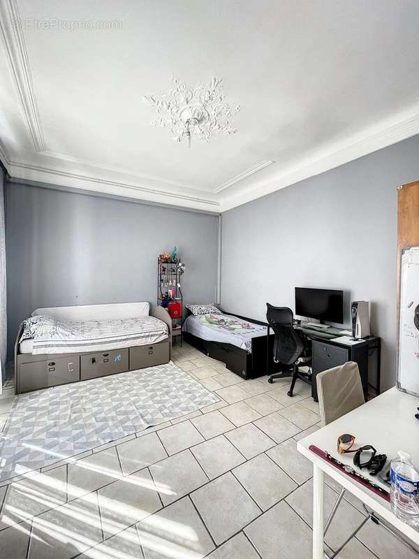 Appartement à MARSEILLE-1E