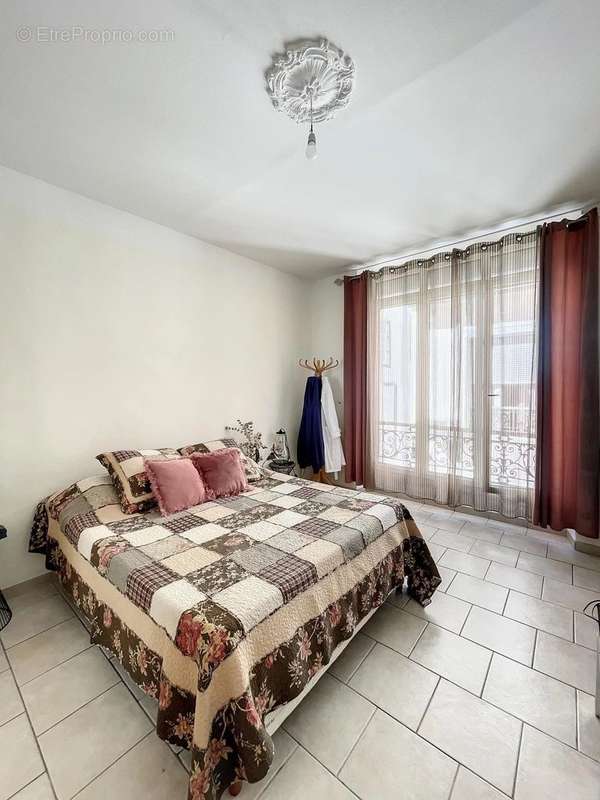 Appartement à MARSEILLE-1E