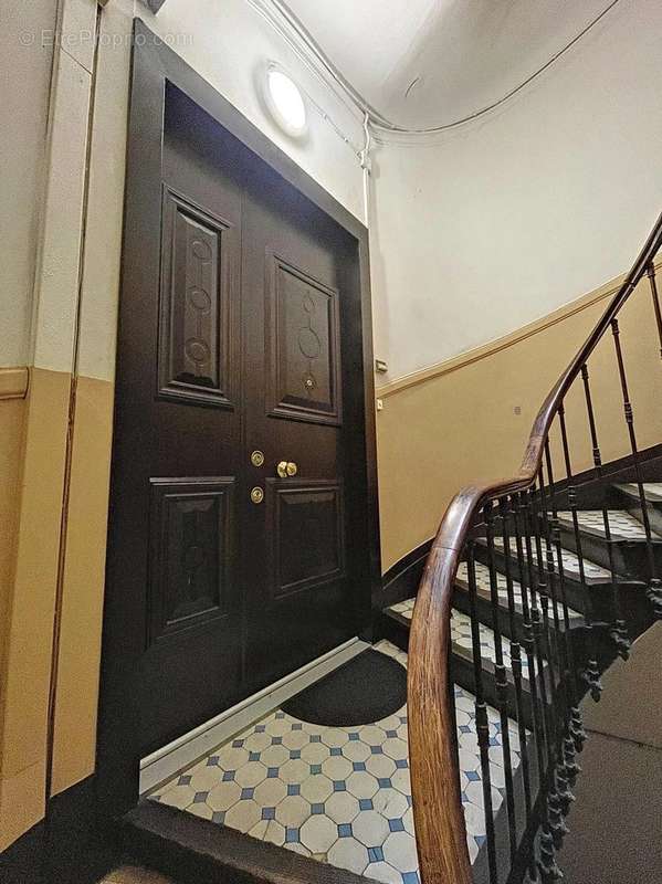 Appartement à MARSEILLE-1E