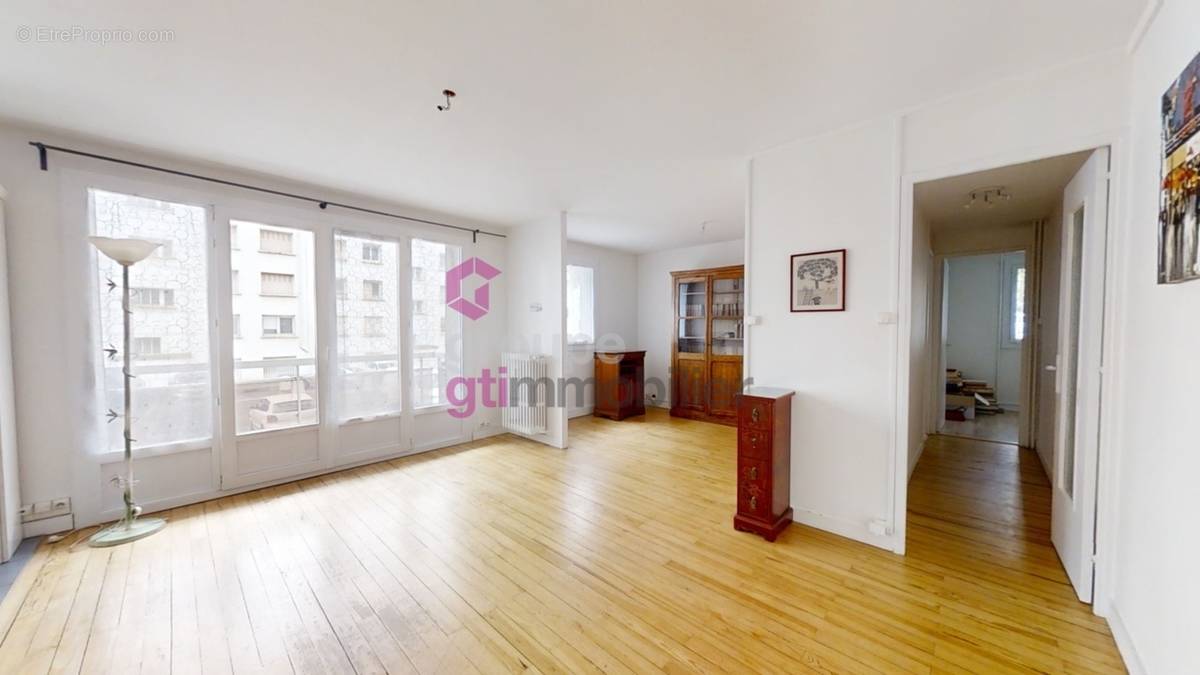 Appartement à SAINT-ETIENNE