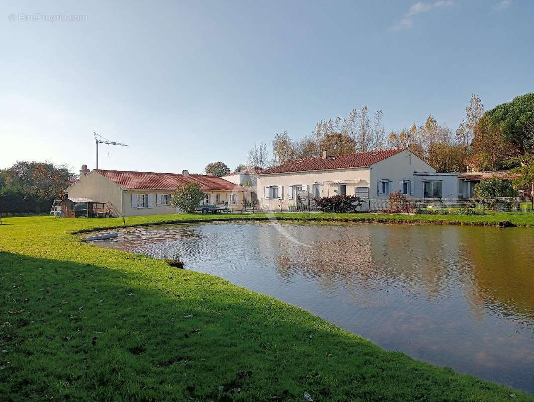 Maison à LA CHAPELLE-ACHARD