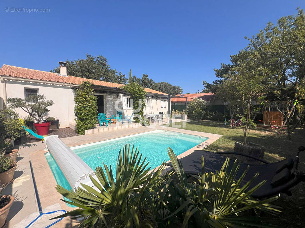 Maison à CHATEAUNEUF-DE-GADAGNE