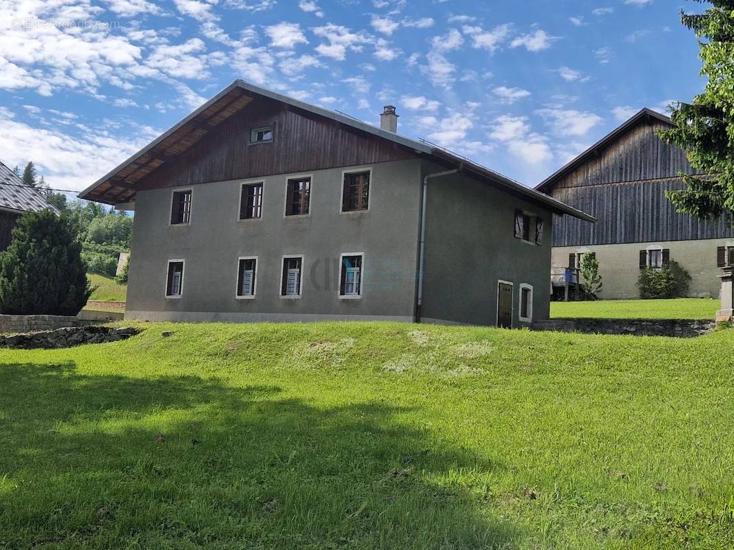 Maison à BOGEVE