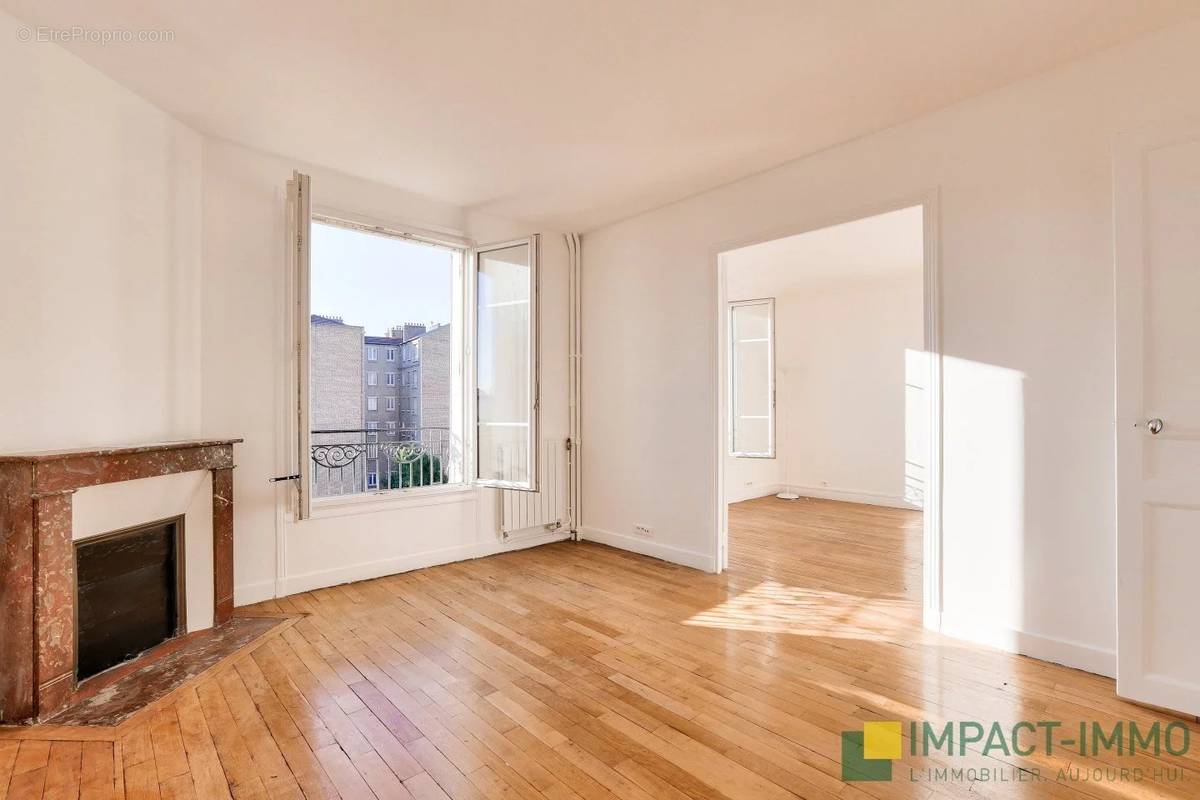 Appartement à COURBEVOIE