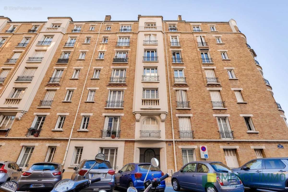 Appartement à COURBEVOIE