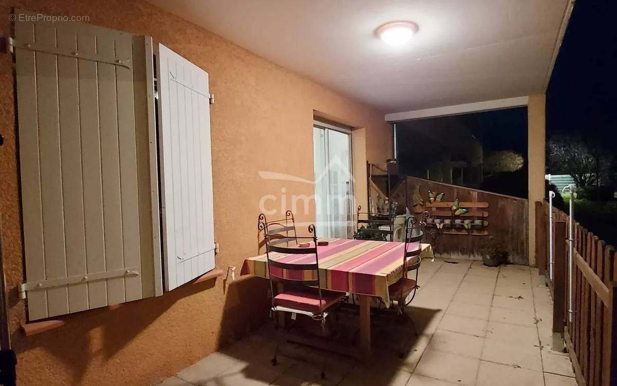 Appartement à LARAGNE-MONTEGLIN