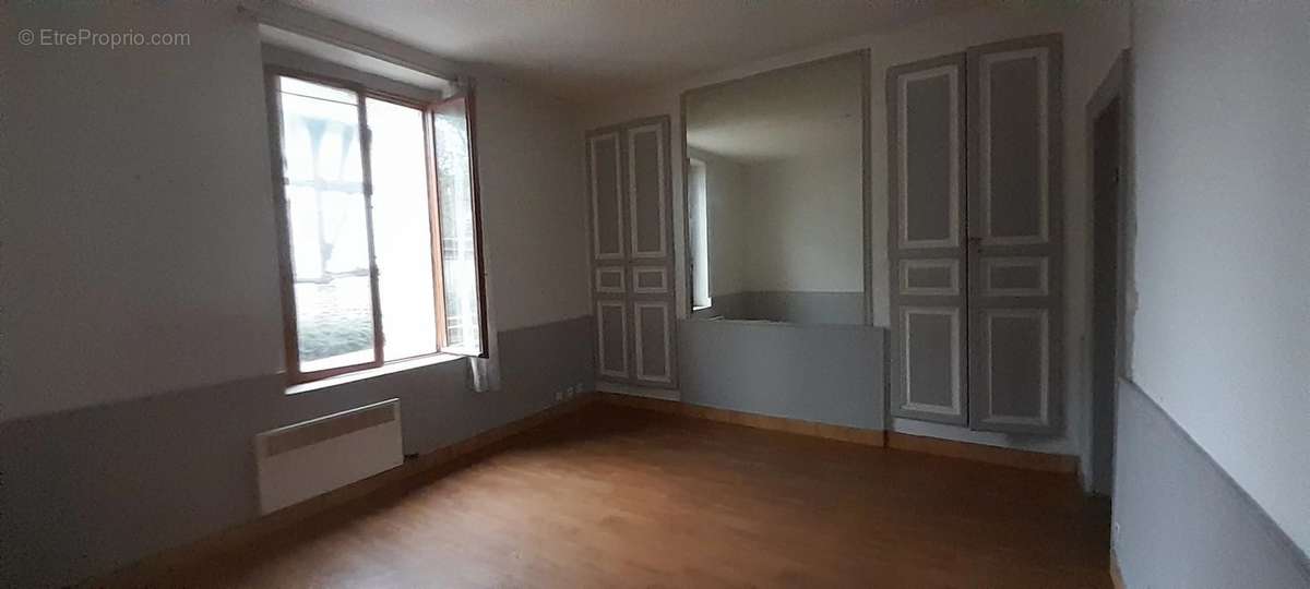 Appartement à CONDE-SUR-ITON