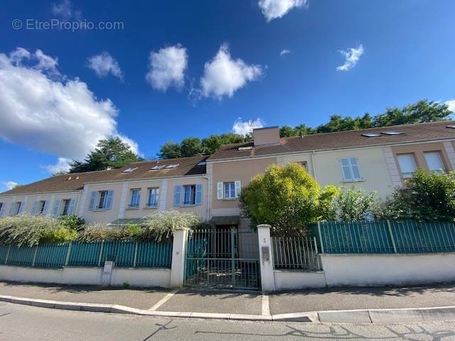 Appartement à EPERNON