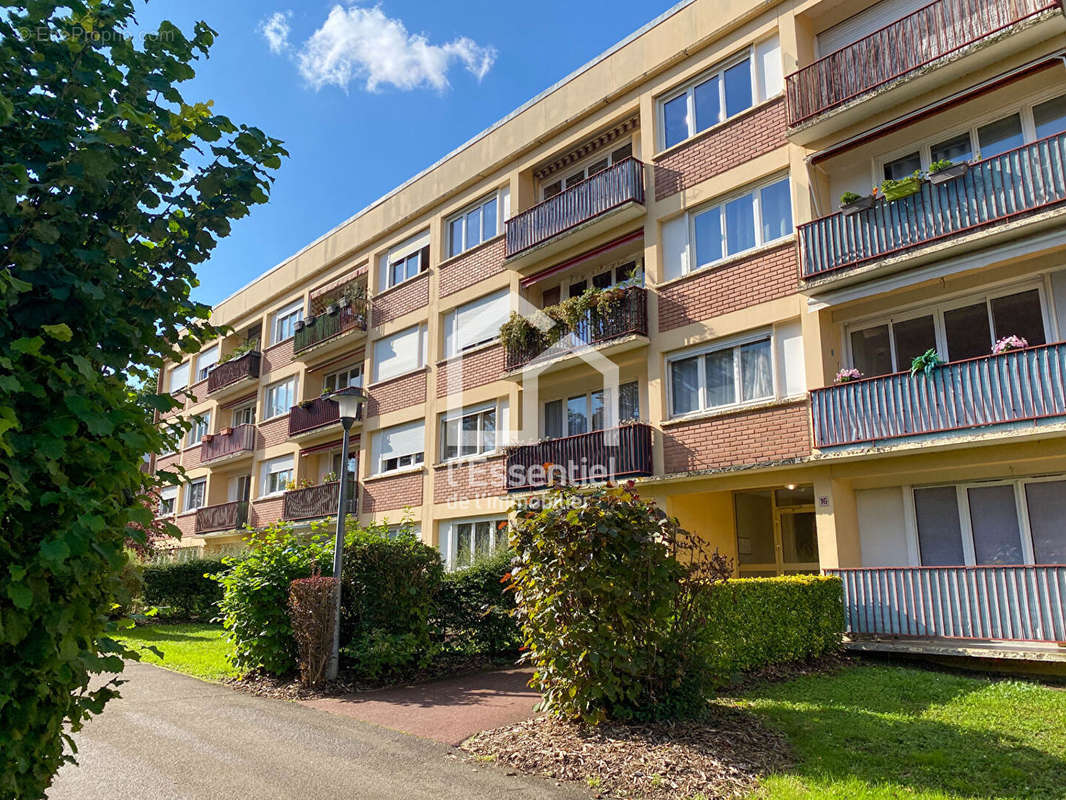 Appartement à VERNEUIL-SUR-SEINE