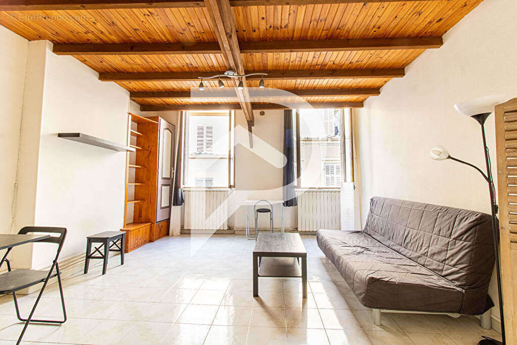 Appartement à MARSEILLE-1E