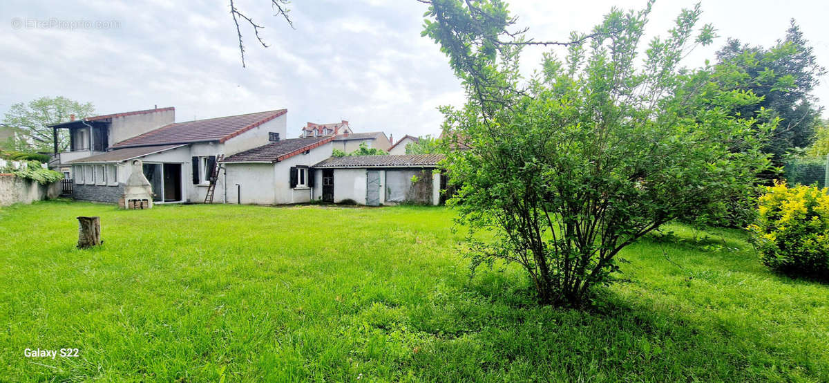 Maison à MONTLUCON