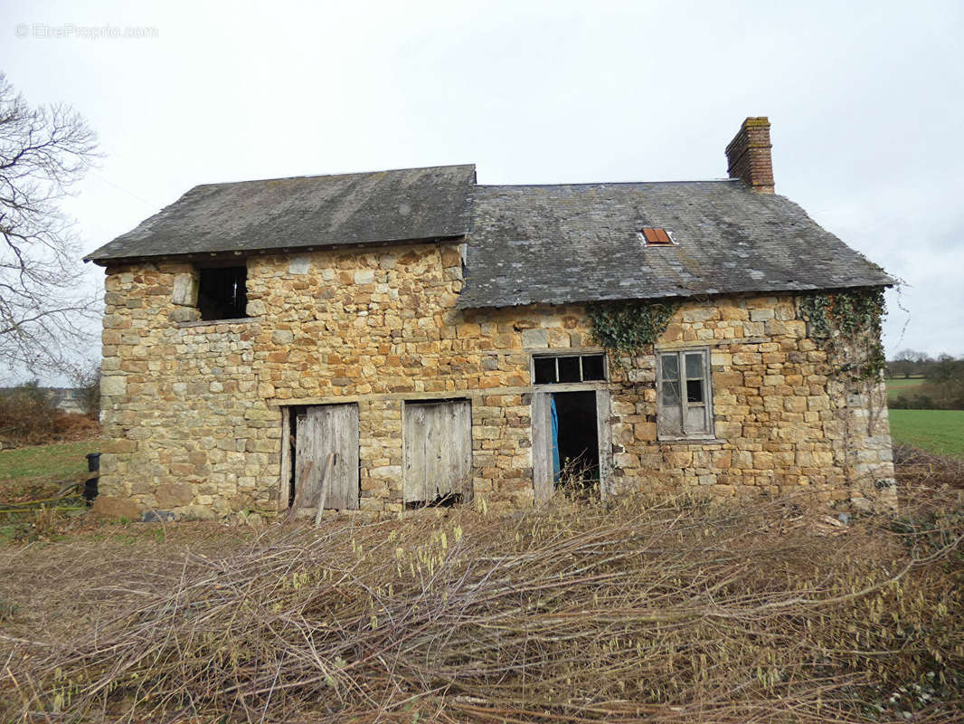 Maison à BARENTON