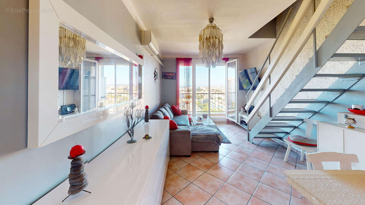 Appartement à MARSEILLE-4E