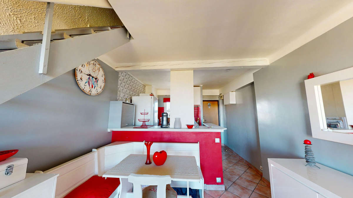 Appartement à MARSEILLE-4E