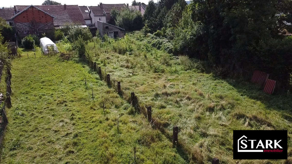 Terrain à SAINT-LOUP-SUR-SEMOUSE