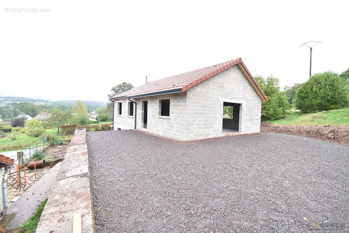 Maison à PROVENCHERES-SUR-FAVE