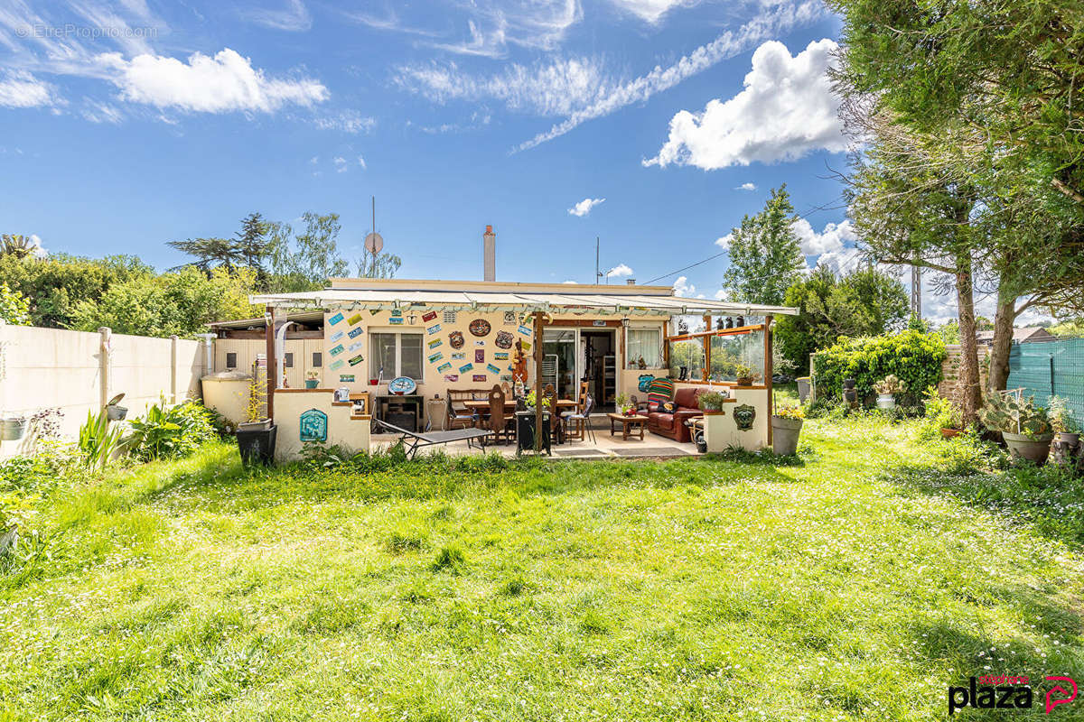 Maison à D&#039;HUISON-LONGUEVILLE